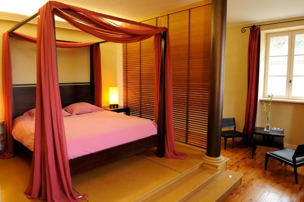 Bed and Breakfast Logis De Nantas Saint-Jean-Bonnefonds Pokoj fotografie